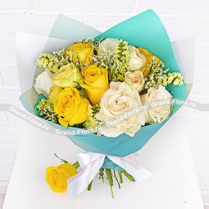 Ласковый закат - букет с желтыми и белыми розами